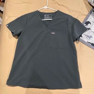 Figs Bonsai one pocket scrub top Medium